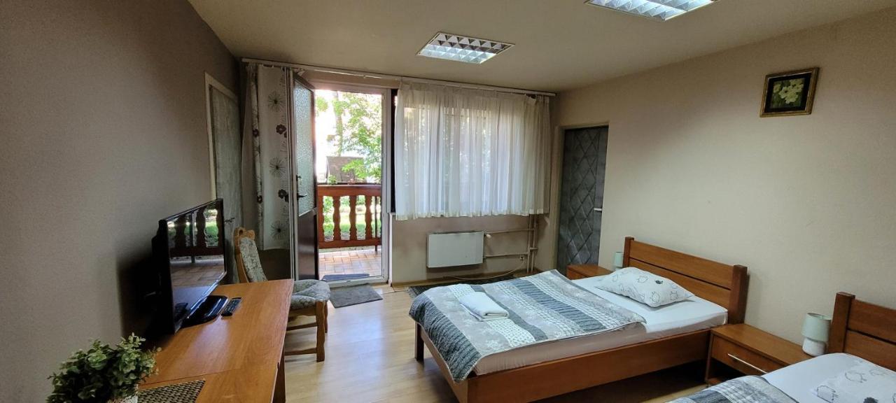 Dworek Goscinne Bed & Breakfast Olsztyn (Silesia)